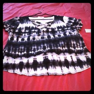 Super cute stylish neckline!